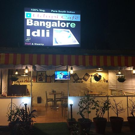 Hotel Sukhsadan デヘラードゥーン エクステリア 写真