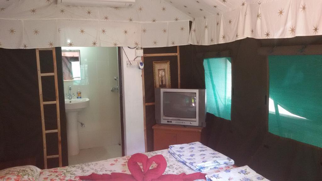 Hotel Sukhsadan デヘラードゥーン 部屋 写真