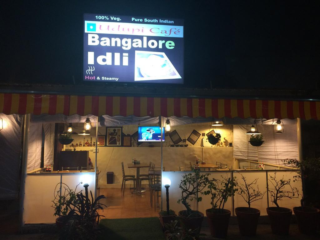 Hotel Sukhsadan デヘラードゥーン エクステリア 写真